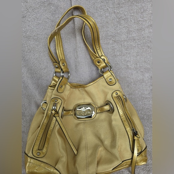 Kathy Van Zeeland - Picture 3 of 4